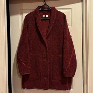 Burgundy sherpa Uniqlo coat